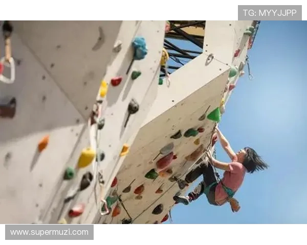 北京极限运动队在攀岩联赛中以88分稳居积分榜首位 北京极限运动队在攀岩联赛中以88分稳居积分榜首位