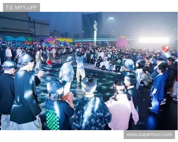 南京街舞队耐力揭秘：街舞巨献背后的坚持与热情