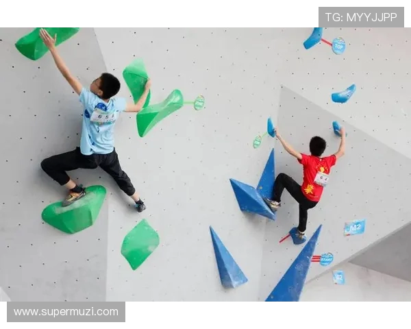 成都攀岩队的包夹战术解析与攀岩热点发展趋势探讨