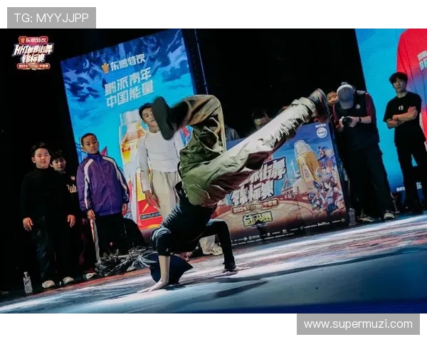 成都街舞队在世界攀岩锦标赛中以98分领先其他队伍展现强大实力